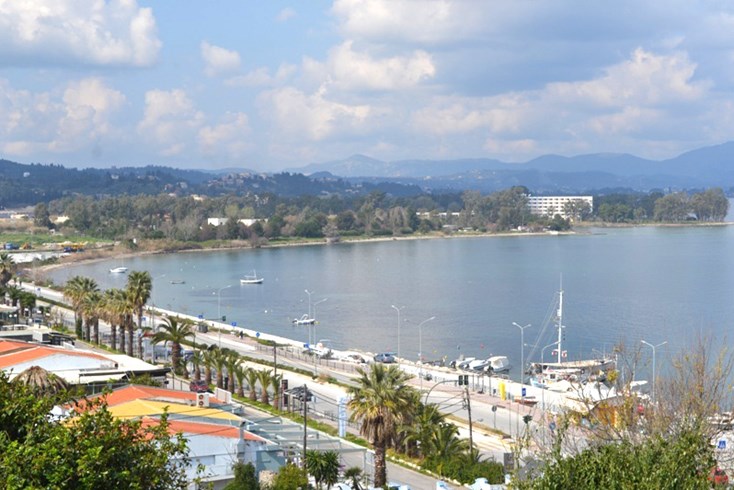 Realty photo 1