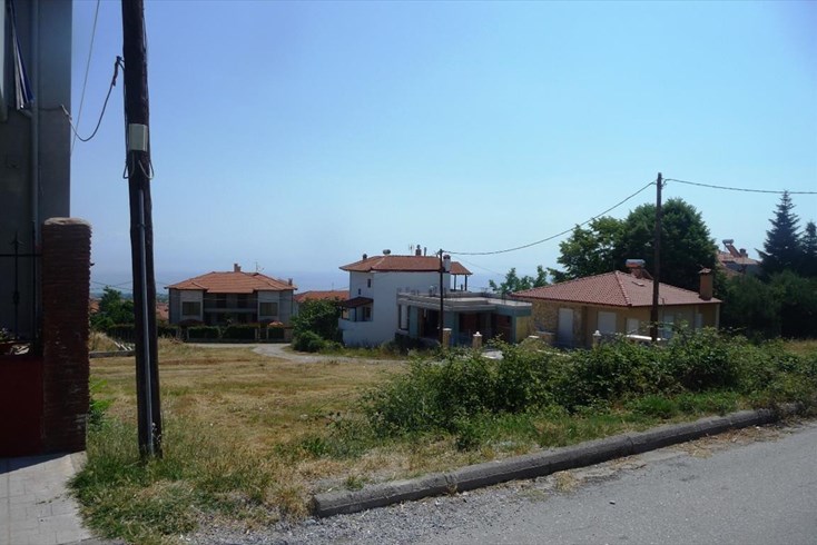 Realty photo 2