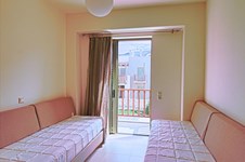Property 976 photo 16