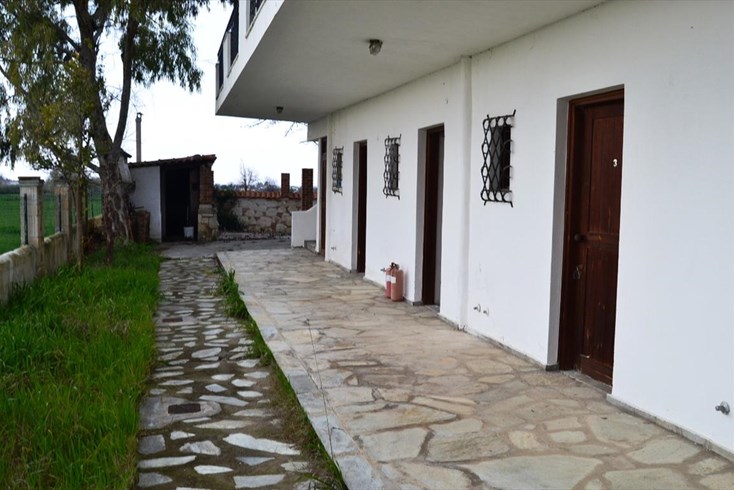 Realty photo 3