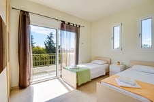 Property 9822 photo 11